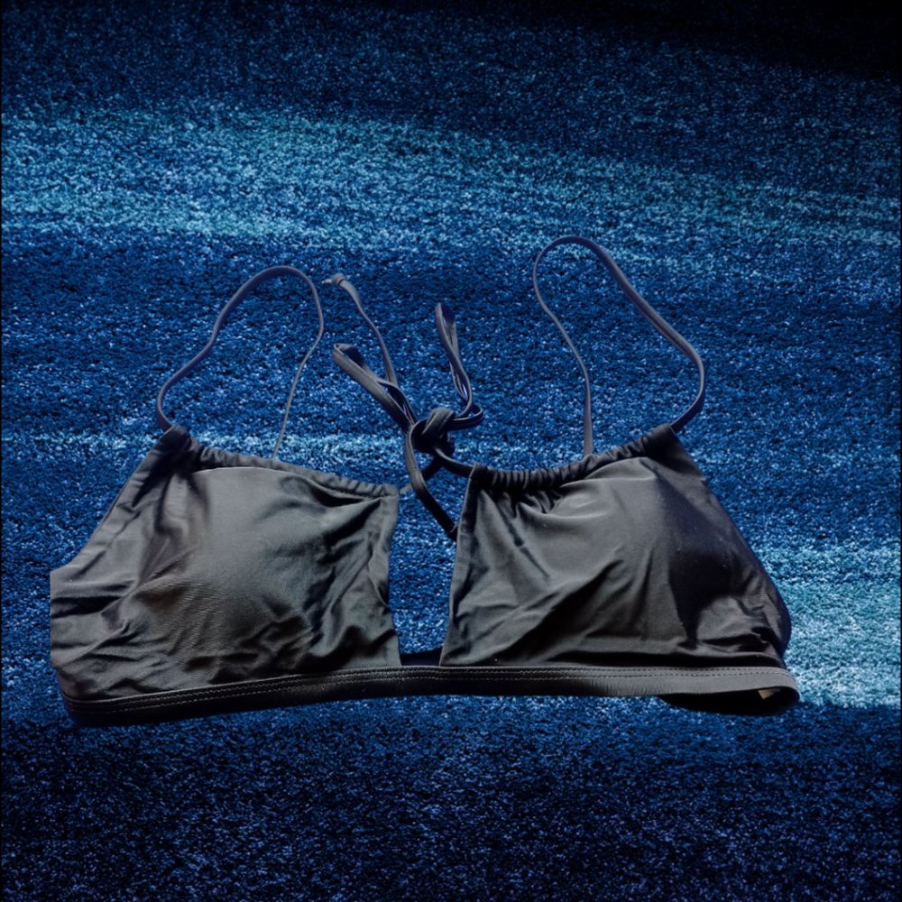 BLACK SQUARE CUP STRING BIKINI TOP SIZE XL